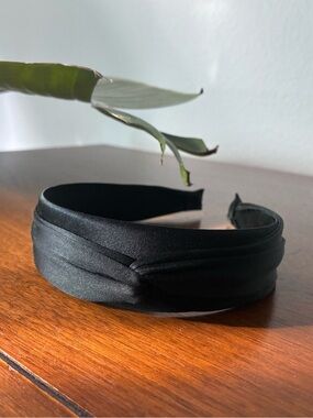 Amici - Satin Knotted Black Headband - Women Accessories
